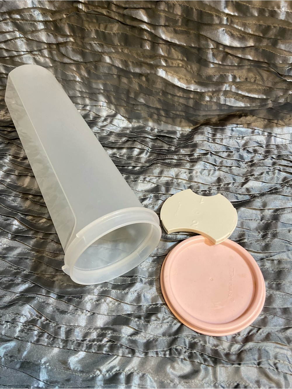 Vintage Pasta Tupperware Modular Mate with Pink Lid and Cream Insert